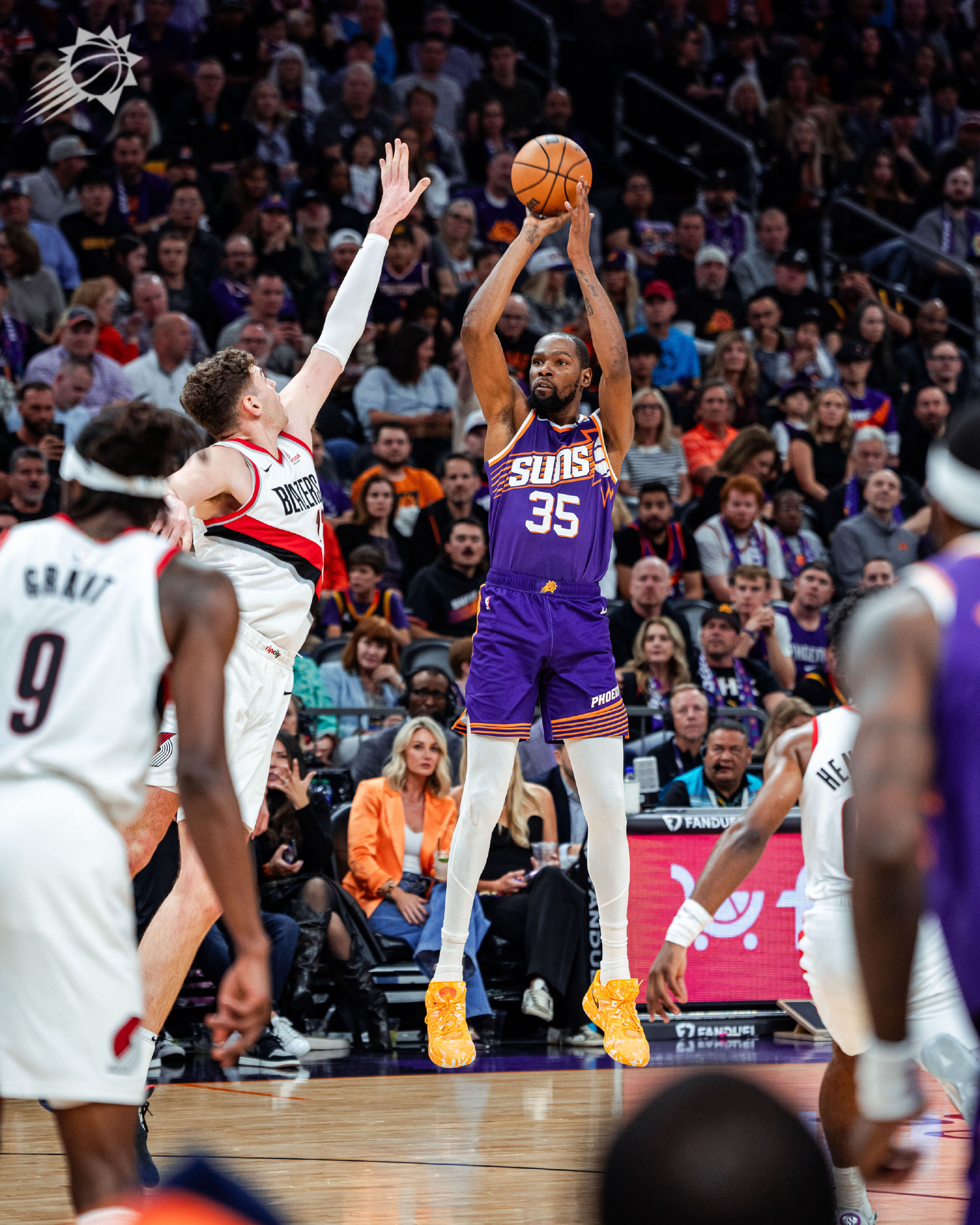 开云体育登录-包含篮网轻取深圳队，布克关键制胜的词条