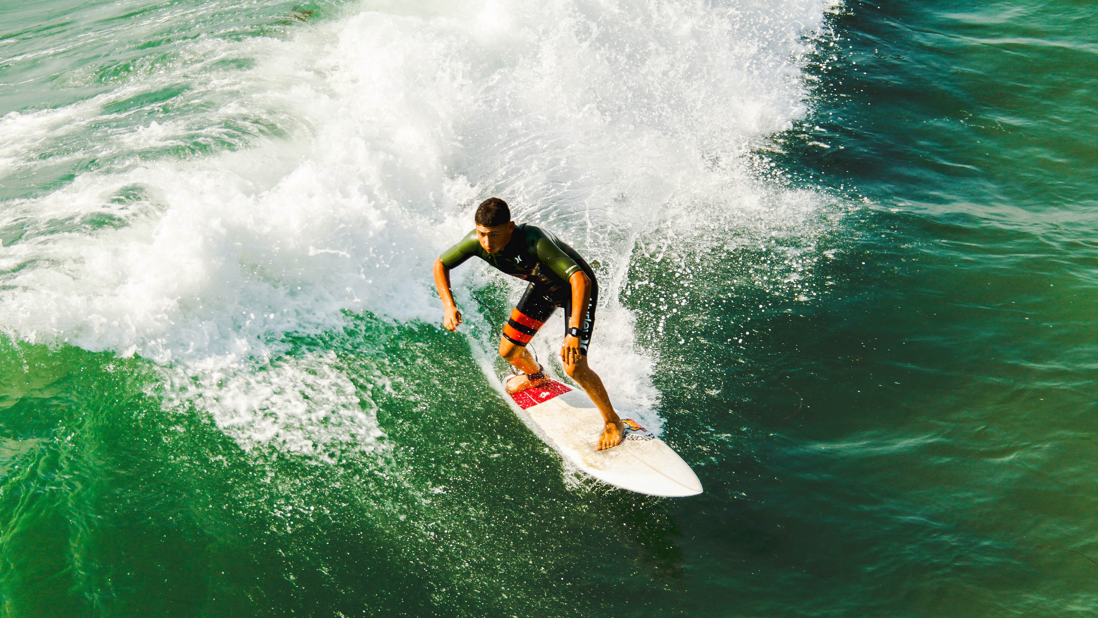 平行世界的碰撞，北京队如何打穿活塞，布克缘何成为关键先生
