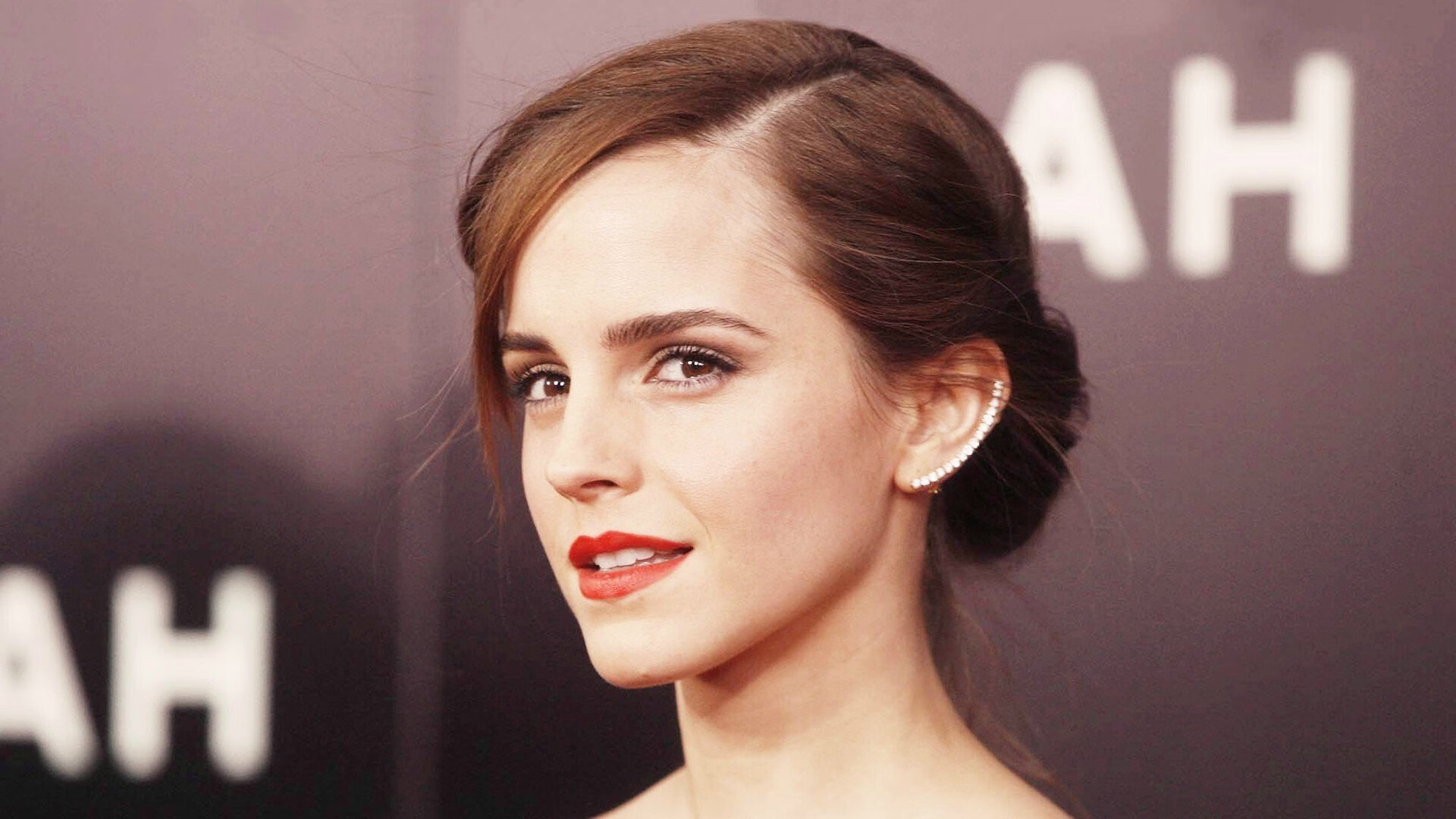 热浪席卷韦洛德罗姆，红色巨塔末节降临，卢卡库三连击终结威尔士铁壁