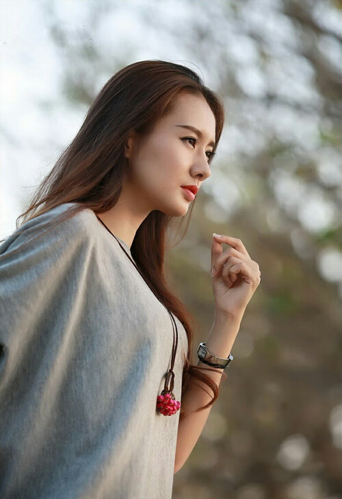 双线叙事，F1的杆位争夺与足球的硬仗胜利